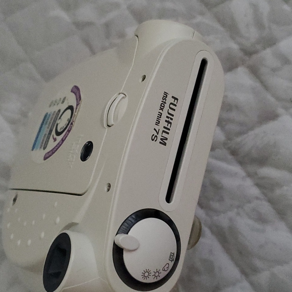 Fujifilm mini camera - Picture 3 of 3
